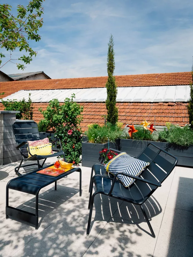 Fermob Luxembourg Schommelstoel Anthracite 4 Fermob Luxembourg Schommelstoel Anthracite - Afbeelding 2