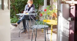 Fermob 1900 Stapelbare Tuinstoel Red Ochre -Fermob x886x886 fermob 1900 stapelbare tuinstoel3.jpg.pagespeed.ic .pFcBwE1RKL