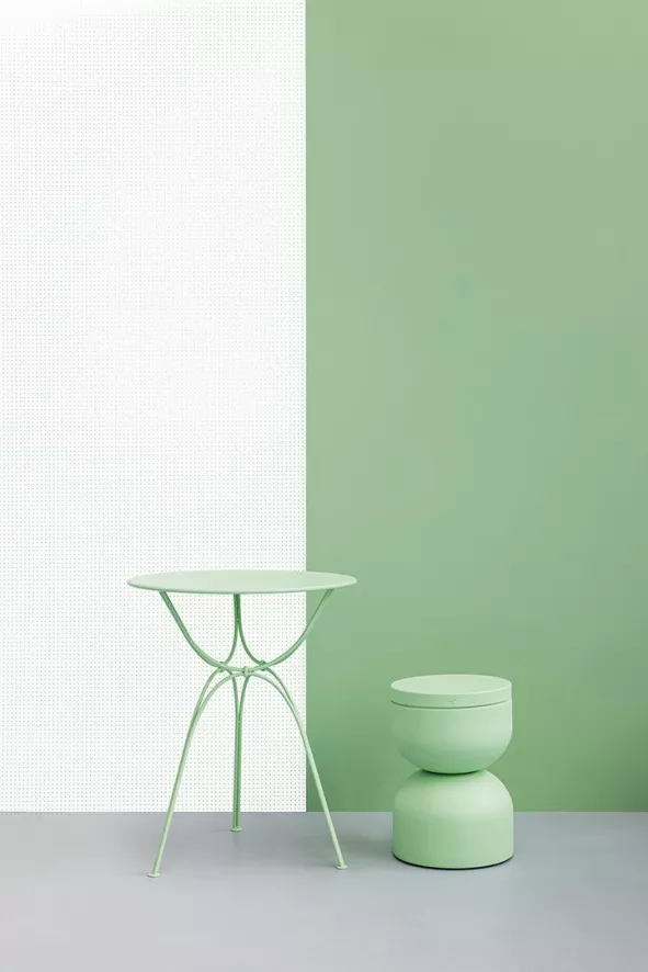 Fermob Airloop Tuintafel Ø 60cm Black Cherry 6 Fermob Airloop Tuintafel Ø 60cm Black Cherry - Afbeelding 4