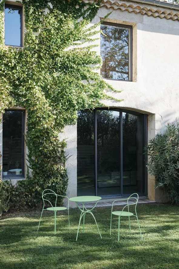 Fermob Airloop Tuintafel Ø 60cm Black Cherry 10 Fermob Airloop Tuintafel Ø 60cm Black Cherry - Afbeelding 8