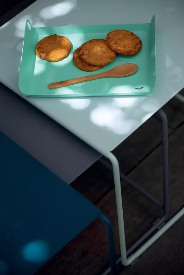 Fermob Alto Dienblad 23x17 Anthracite 8 Fermob Alto Dienblad 23x17 Anthracite - Afbeelding 6