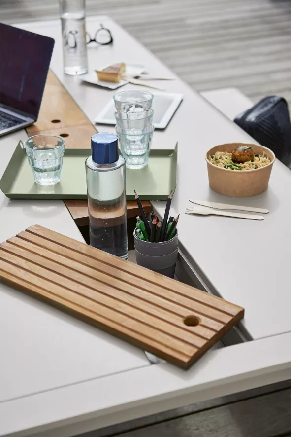 Fermob Alto Tray Dienblad 36x23 Acapulco Blue 5 Fermob Alto Tray Dienblad 36x23 Acapulco Blue - Afbeelding 3