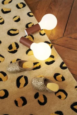 Fermob Aplo H24 Tafellamp LED Oplaadbaar Red Ochre 33 Fermob Aplo H24 Tafellamp LED Oplaadbaar Red Ochre -Fermob x886x886 fermob aplo h24 tafellamp led19.jpg.pagespeed.ic .u3oahblS3u 2