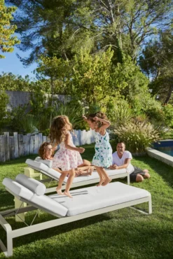 Fermob Bellevie Ligbed Kussen Wit Clay Grey -Fermob x886x886 fermob bellevie ligbed kussen flannelgrijs1.jpg.pagespeed.ic .ijDcOk3TEN 2