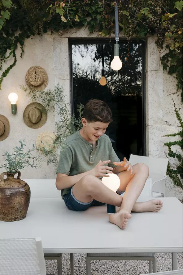 Fermob Aplo H24 Tafellamp LED Oplaadbaar Red Ochre 8 Fermob Aplo H24 Tafellamp LED Oplaadbaar Red Ochre - Afbeelding 6