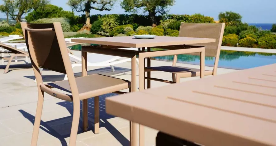 Fermob Costa Tuintafel 80x80 Capucine 5 Fermob Costa Tuintafel 80x80 Capucine - Afbeelding 3