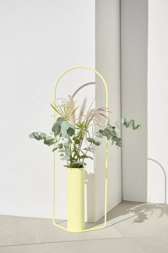 Fermob Itac Cylandrical Vaas 76cm Frosted Lemon 13 Fermob Itac Cylandrical Vaas 76cm Frosted Lemon - Afbeelding 11