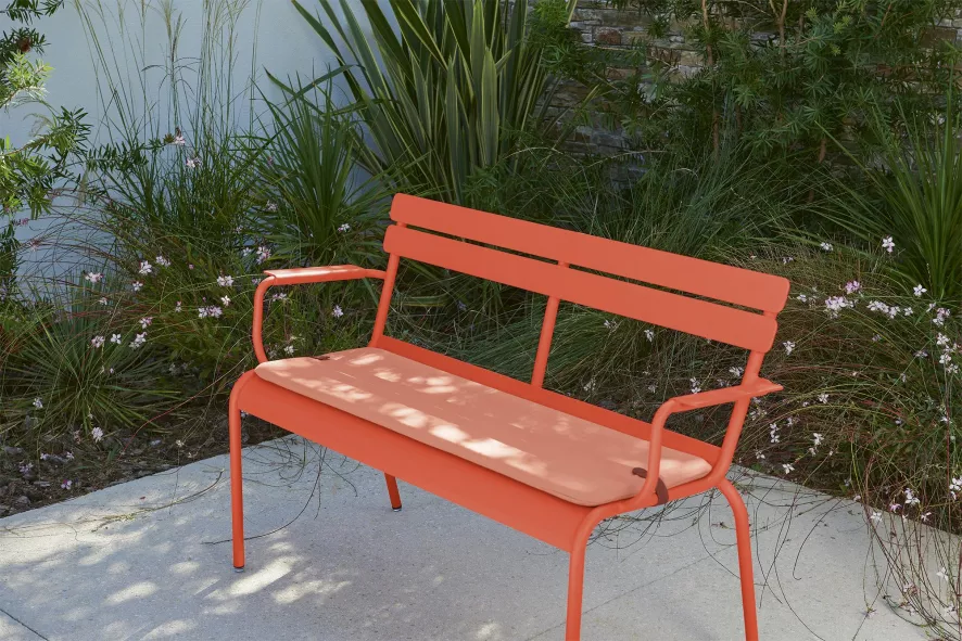 Fermob Luxembourg Tuinbank Met Rug En Armleuning Cedar Green 8 Fermob Luxembourg Tuinbank Met Rug En Armleuning Cedar Green - Afbeelding 6