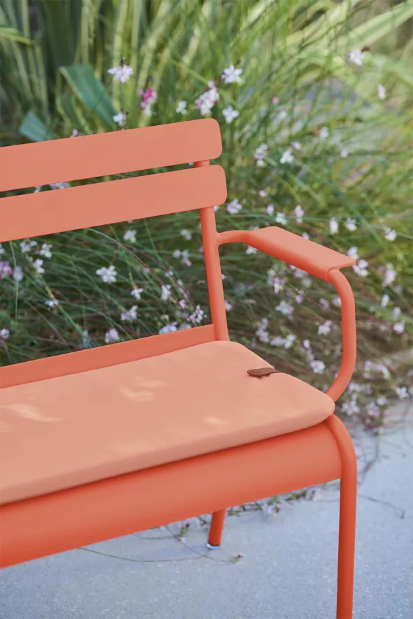 Fermob Luxembourg Tuinbank Met Rug En Armleuning Liquorice 9 Fermob Luxembourg Tuinbank Met Rug En Armleuning Liquorice - Afbeelding 7