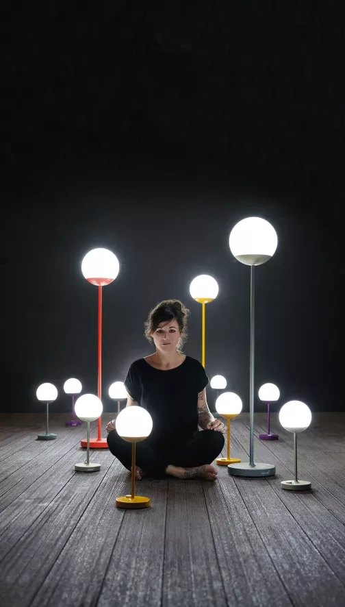 Fermob MOOON! Tafellamp H41 LED Oplaadbaar Nutmeg 14 Fermob MOOON! Tafellamp H41 LED Oplaadbaar Nutmeg - Afbeelding 12