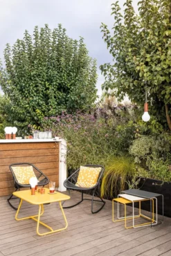 Fermob Sixties Salontafel Honey 13 Fermob Sixties Salontafel Honey -Fermob x886x886 fermob sixties schommelstoel5.jpg.pagespeed.ic .QzObxOzDC1